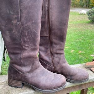 Clarks Knee High Leather Boots. Size 6.5.